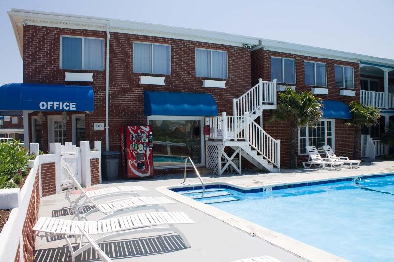 Colonial Inn Motel image