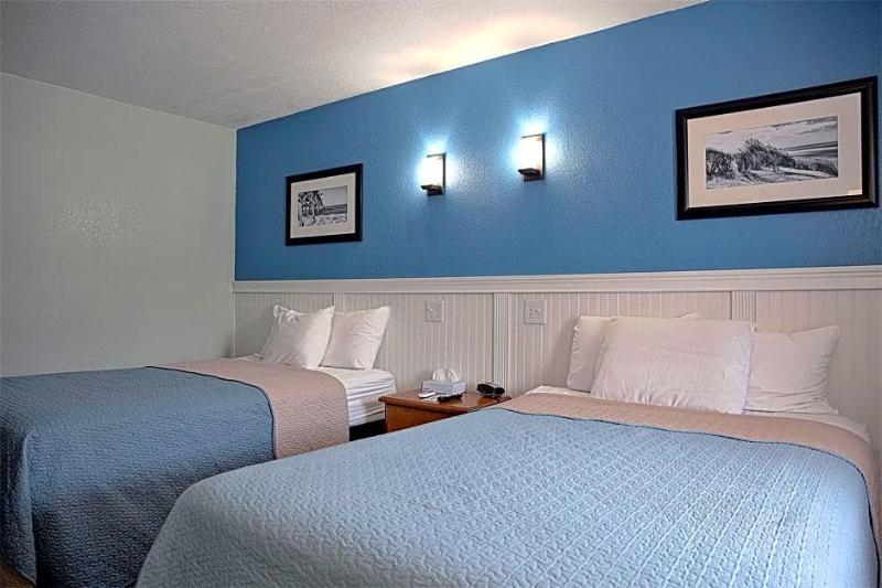 Colonial Inn Motel image