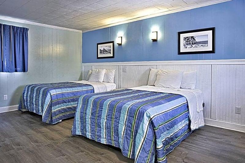 Colonial Inn Motel image