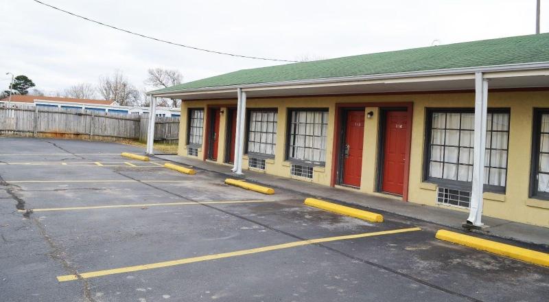 Budget Inn image