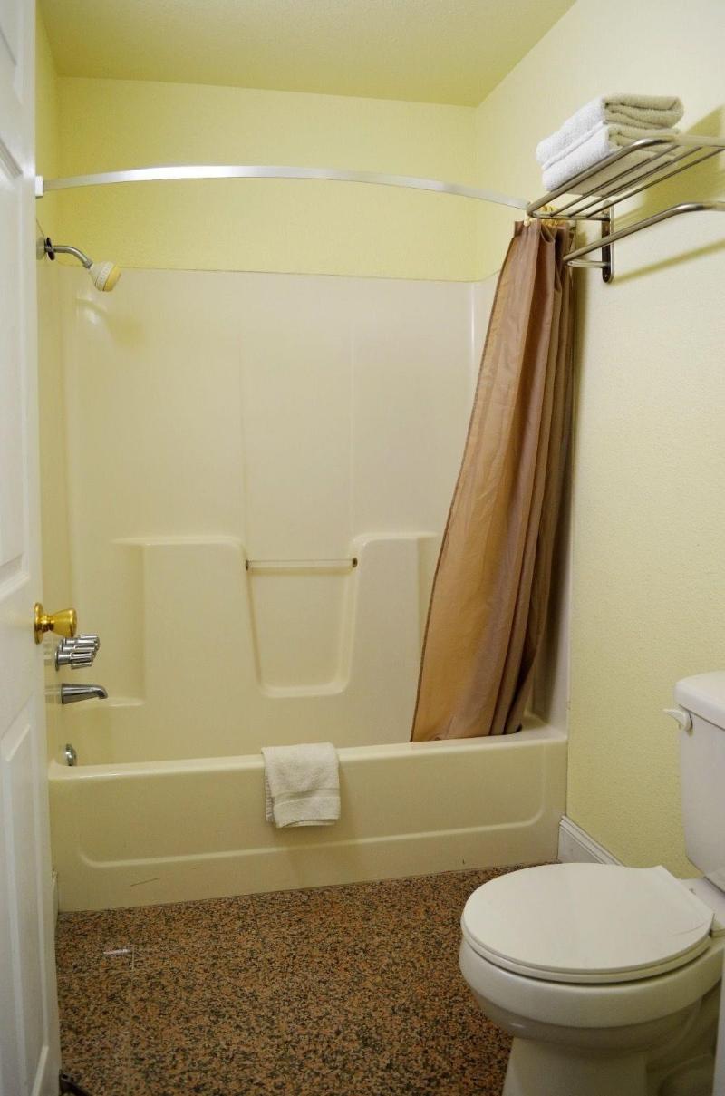 Budget Inn image