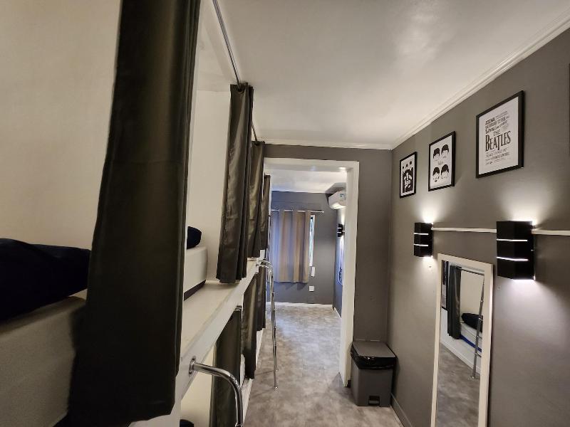 Vila Rock Hostel image