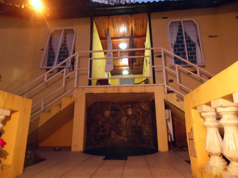La Casa Amarilla image
