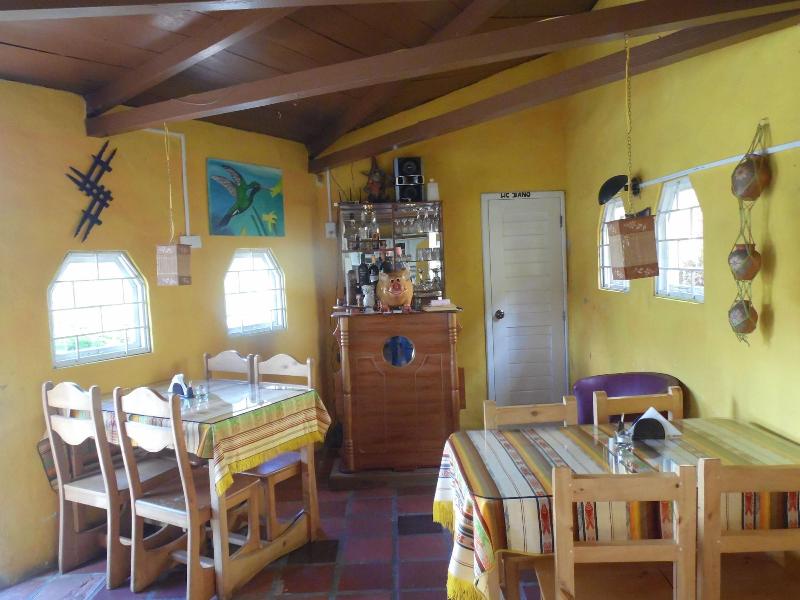 La Casa Amarilla image