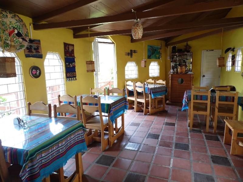 La Casa Amarilla image