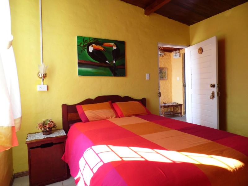 La Casa Amarilla image
