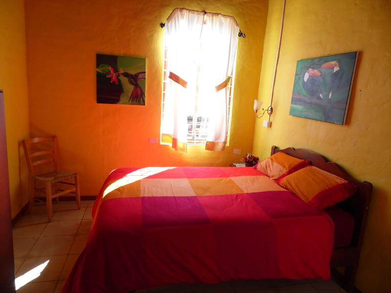 La Casa Amarilla image