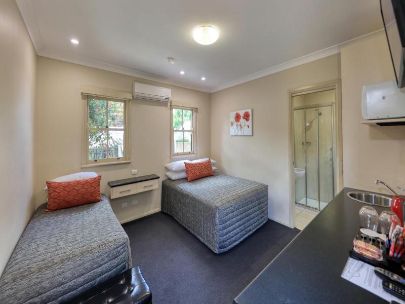 Prince Of Wales Motel
