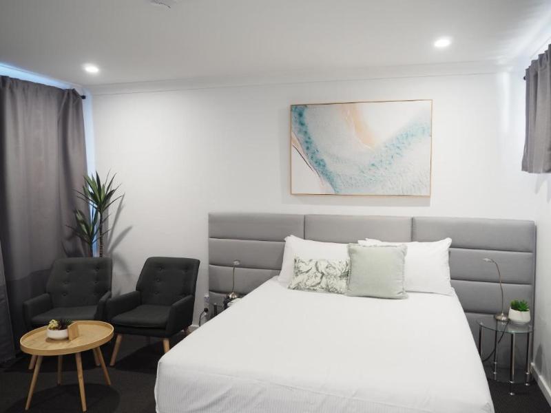 The Esplanade Motel image