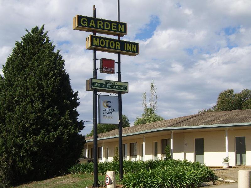 Golden Chain Garden Motor Inn