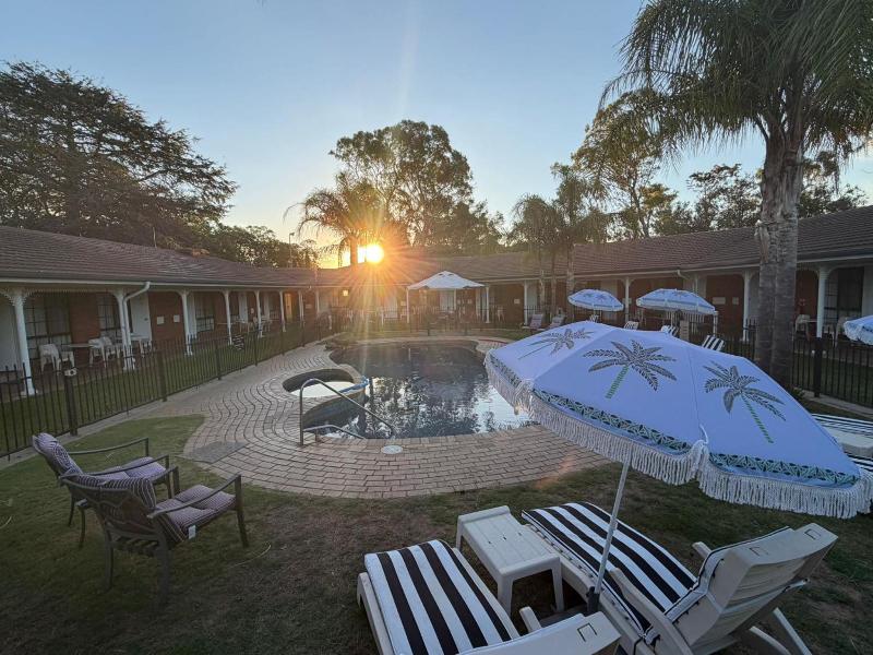 Capricorn Motor Inn