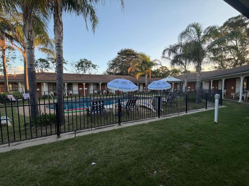 Capricorn Motor Inn