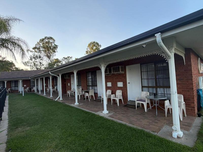 Capricorn Motor Inn