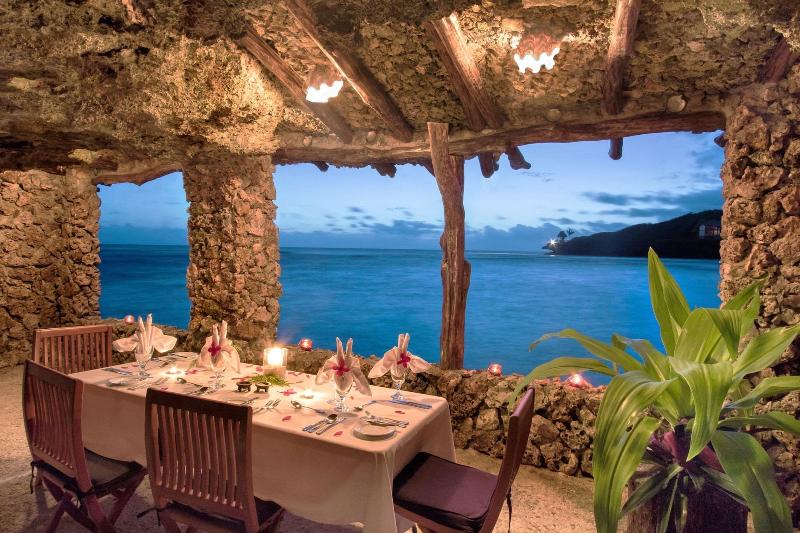 Savasi Island Resort image