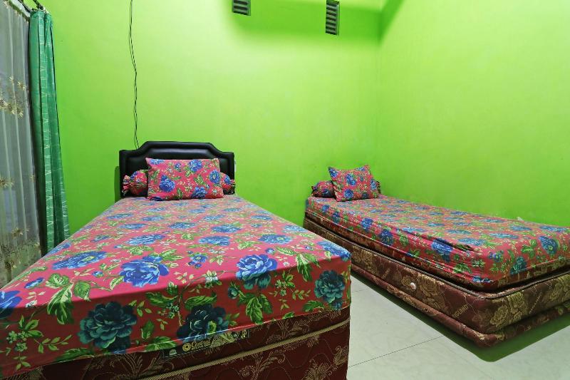 Penginapan Qarina image