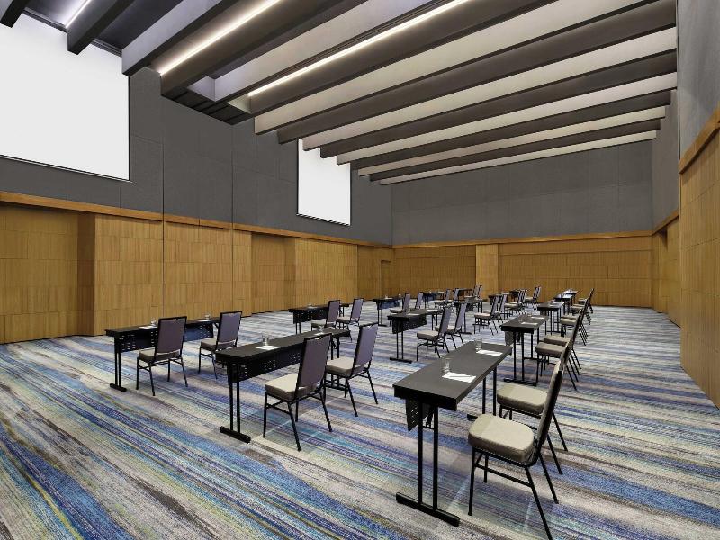 Aloft Jakarta Tb Simatupang image