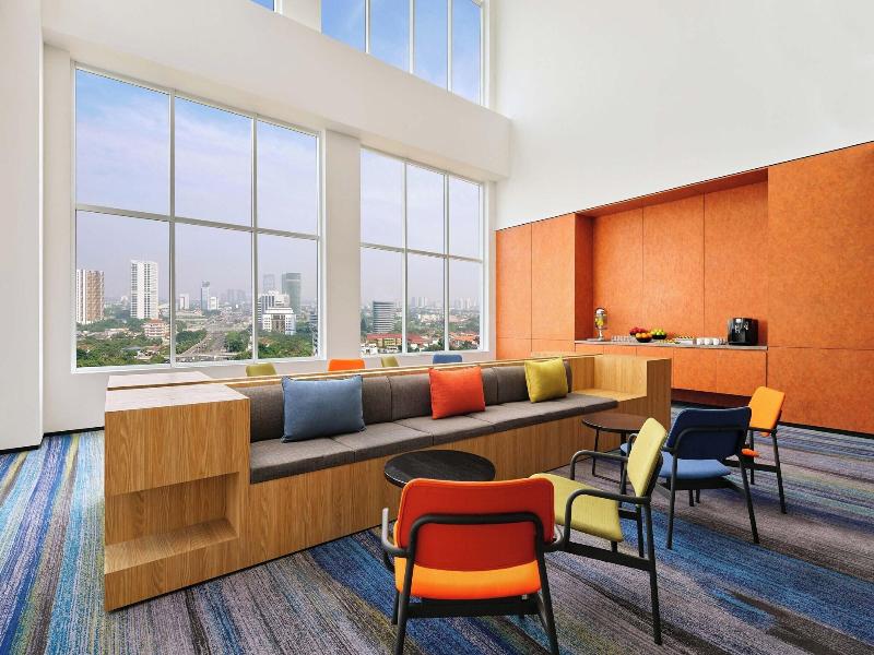 Aloft Jakarta Tb Simatupang image