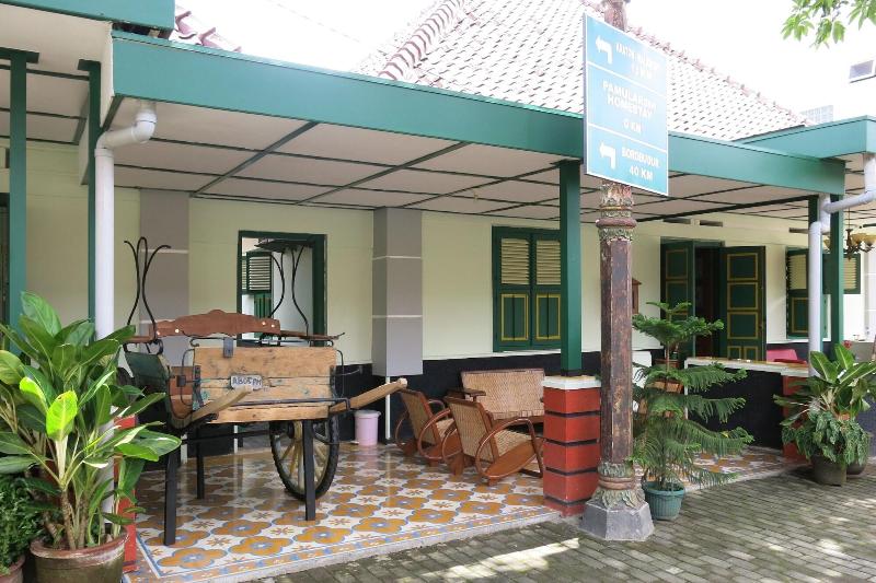 Pamularsih Homestay image
