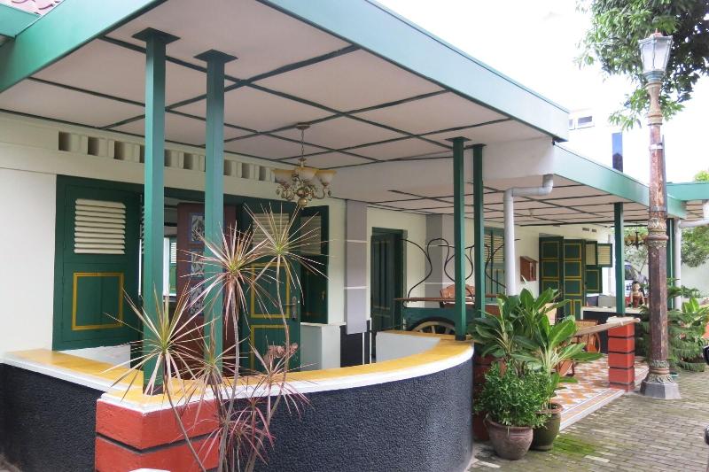 Pamularsih Homestay image
