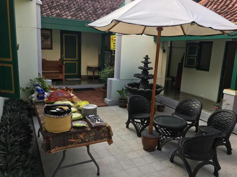 Pamularsih Homestay image