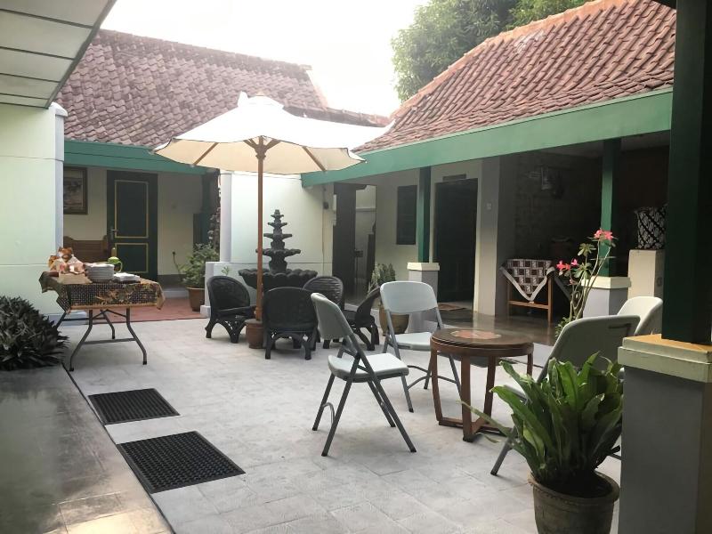 Pamularsih Homestay image