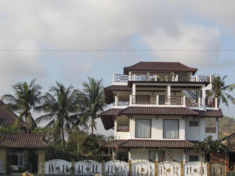 Family Beach Hotel - kuta lombok