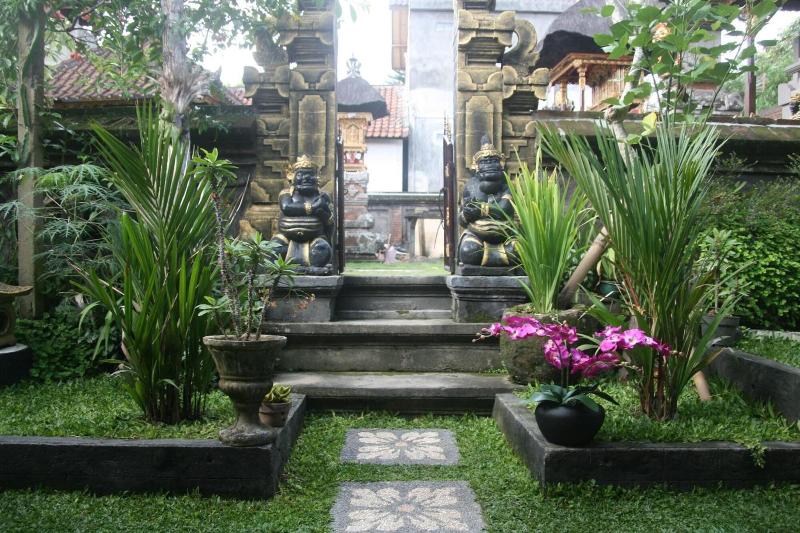 Ojeks Homestay image