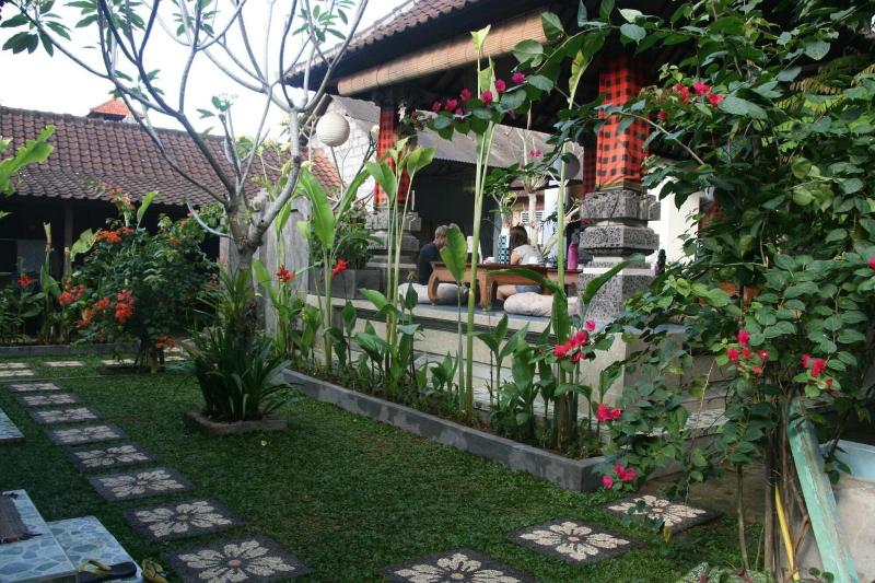 Ojeks Homestay image