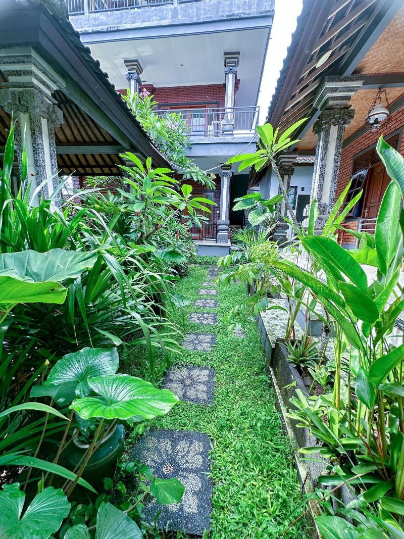 Ojeks Homestay image