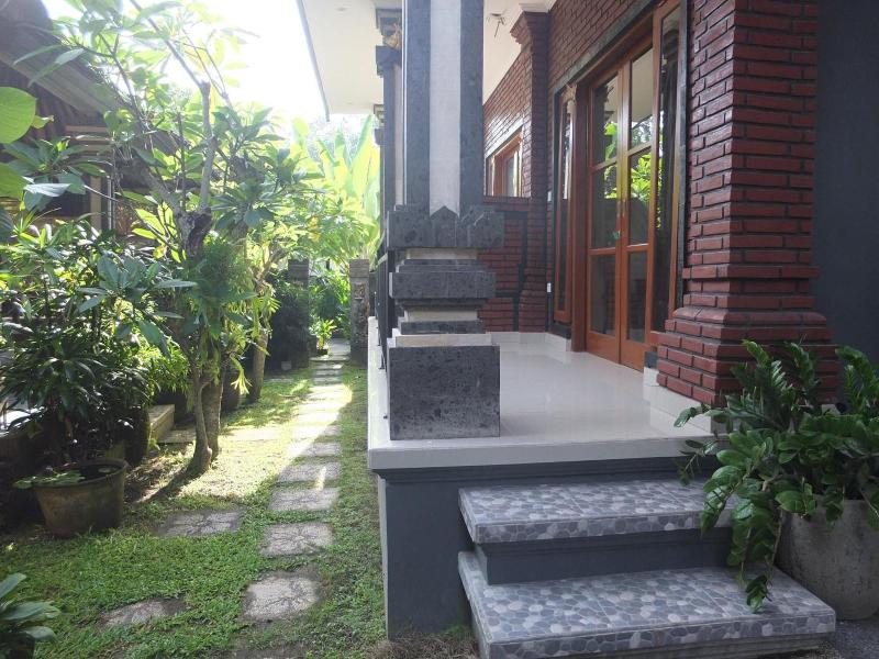 Ojeks Homestay image