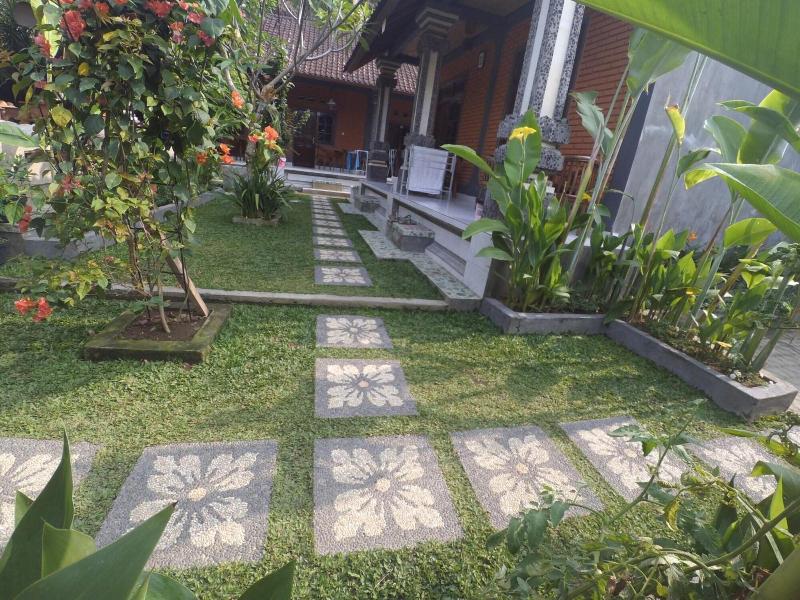 Ojeks Homestay image