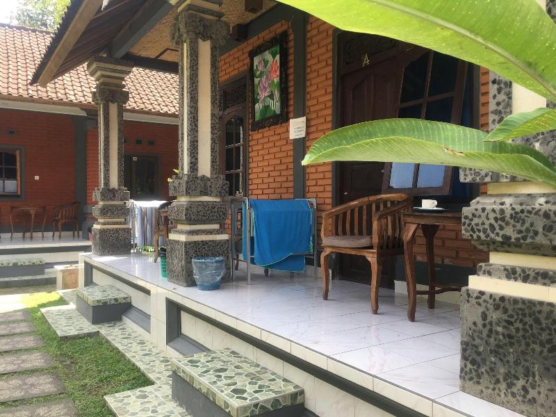 Ojeks Homestay image