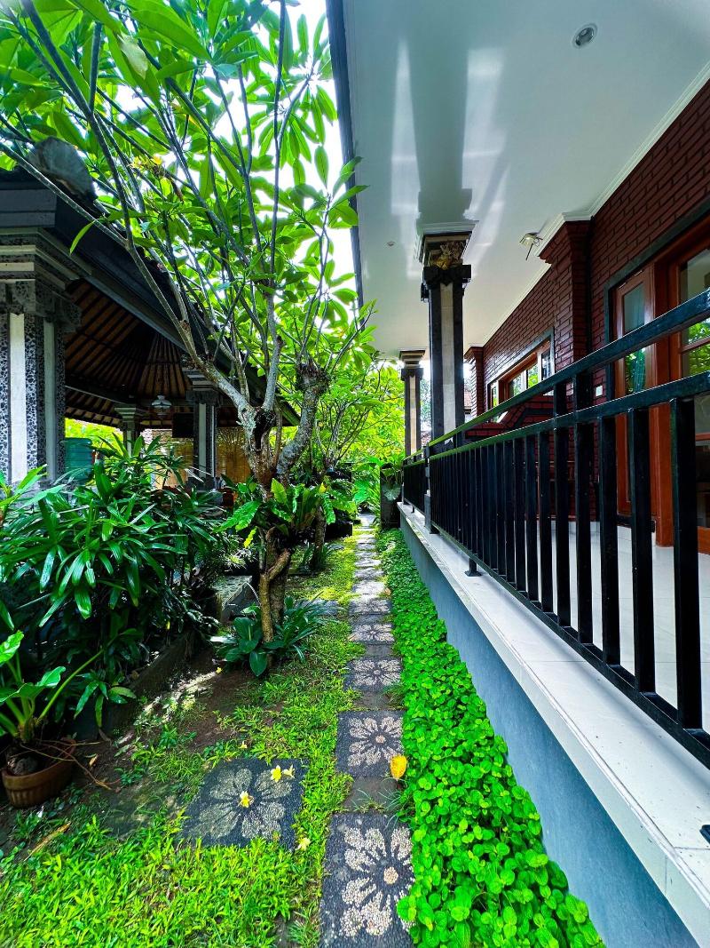 Ojeks Homestay image