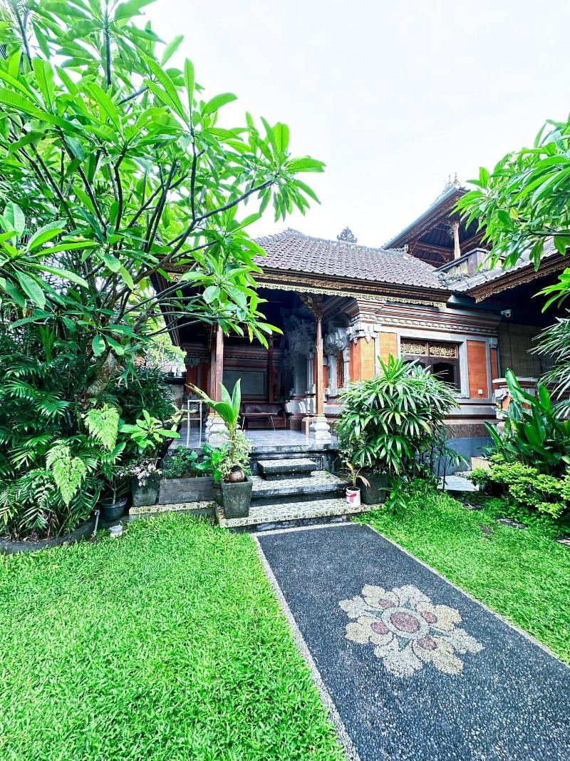 Ojeks Homestay image