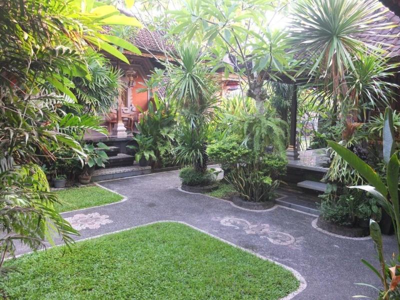 Ojeks Homestay image