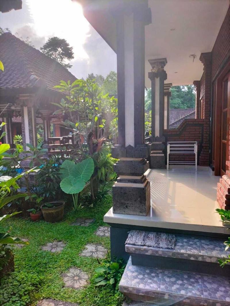 Ojeks Homestay image