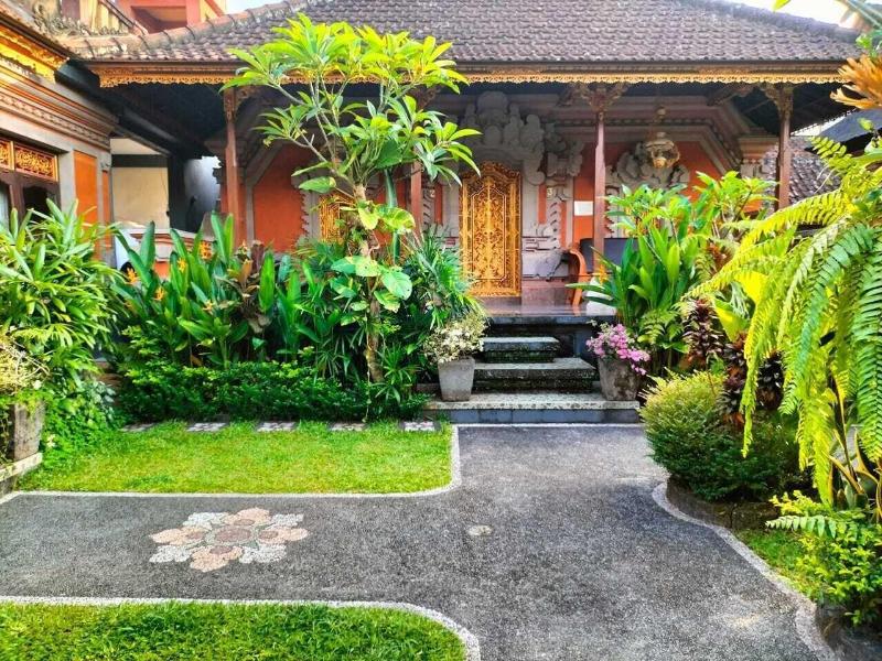 Ojeks Homestay image