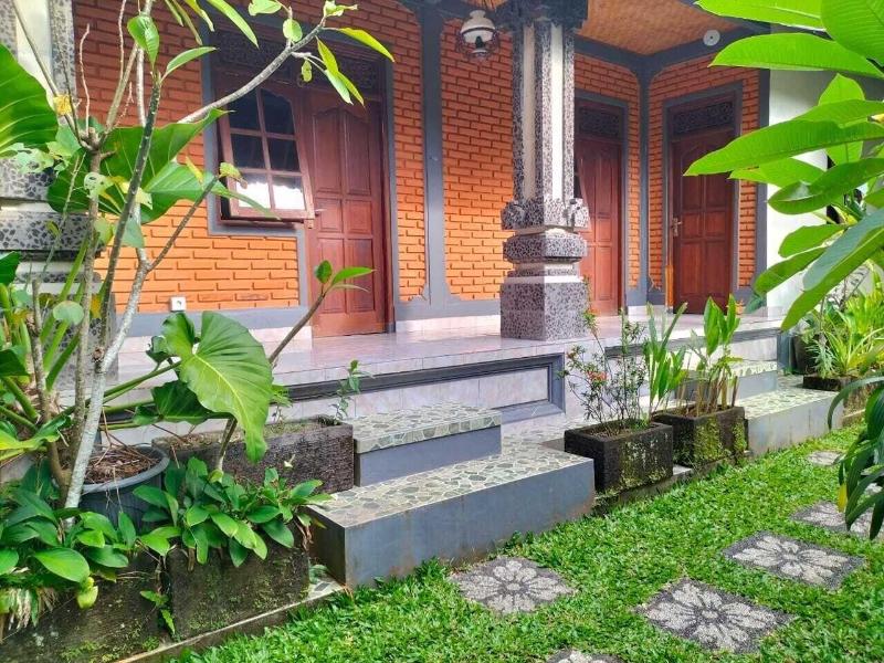 Ojeks Homestay image