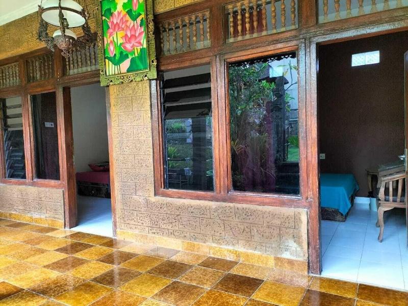 Ojeks Homestay image