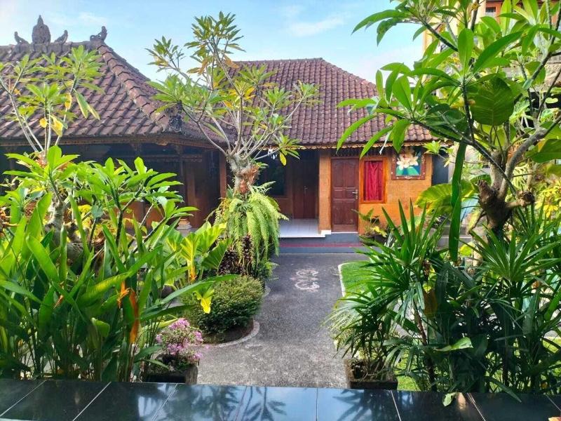 Ojeks Homestay image