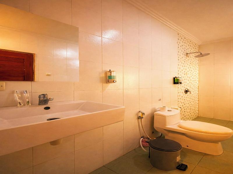 Cave Beach Bungalow image