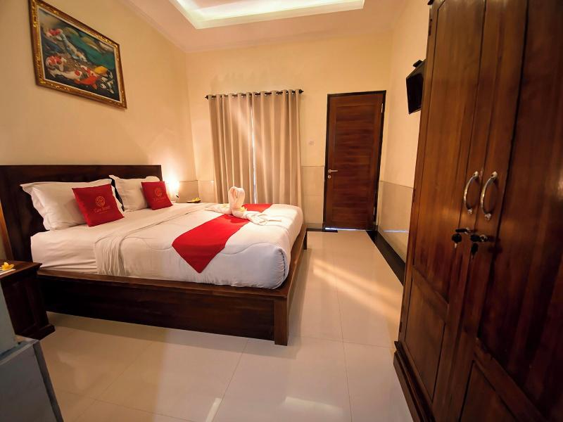 Cave Beach Bungalow image