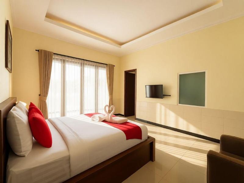 Cave Beach Bungalow image