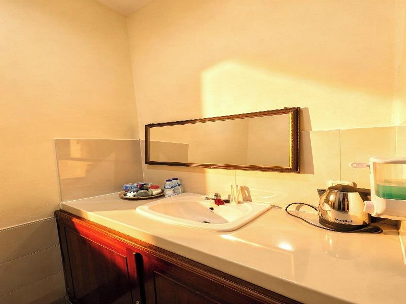 Cave Beach Bungalow image