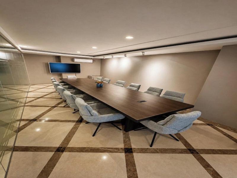 The Avenue Plaza Hotel image