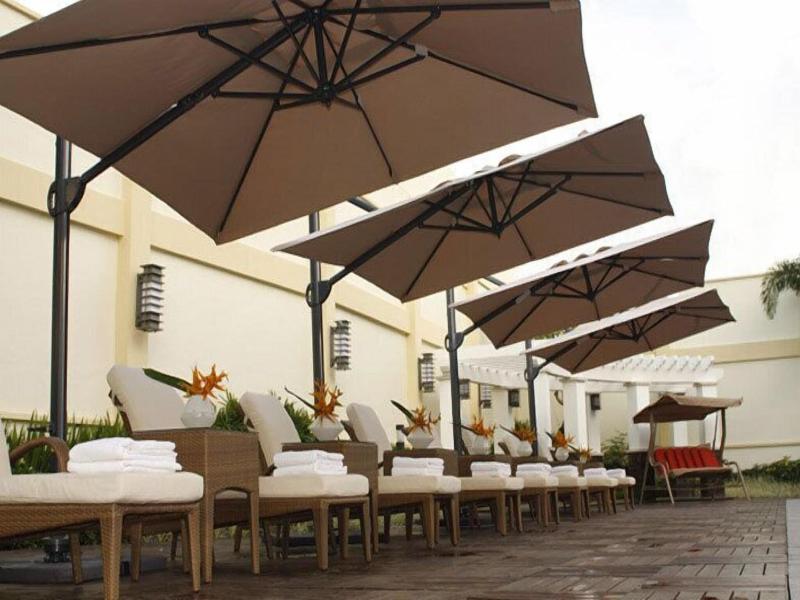 The Avenue Plaza Hotel image