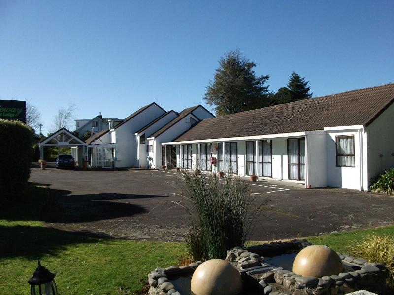 Gateway Motor Lodge image 4