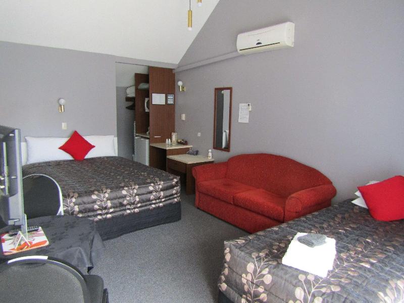 Gateway Motor Lodge image 2