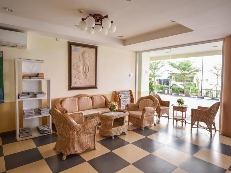 Trat Center Hotel image