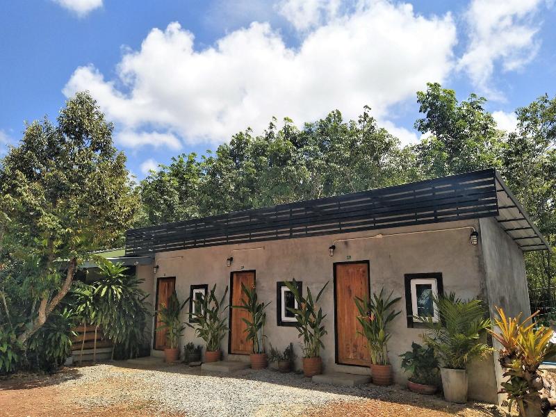 Baan Suan Siri Resort — exterior view